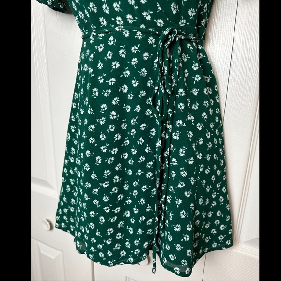 REFORMATION Lucky Mini Dress Chive Emerald Green White Floral Clover Wrap Short - Picture 9 of 15